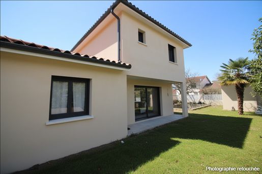 Maison 6 pièces 200 m² · à Chazay-d'Azergues · 200 m² · 640 000 €