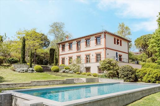 5 pièces 290 m² · à Vigoulet-Auzil · 290 m² · 1 295 000 €