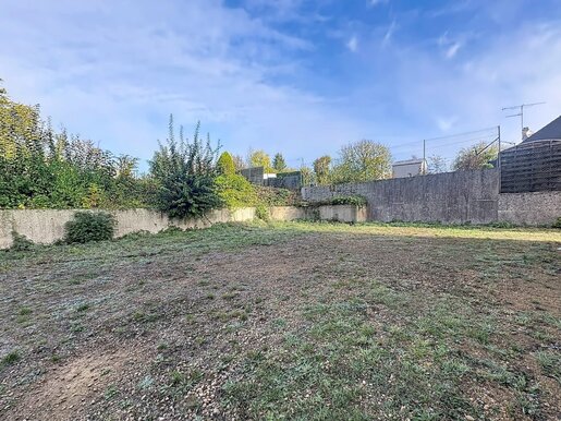 Terrain 985 m² · à La Francheville · 33 000 €