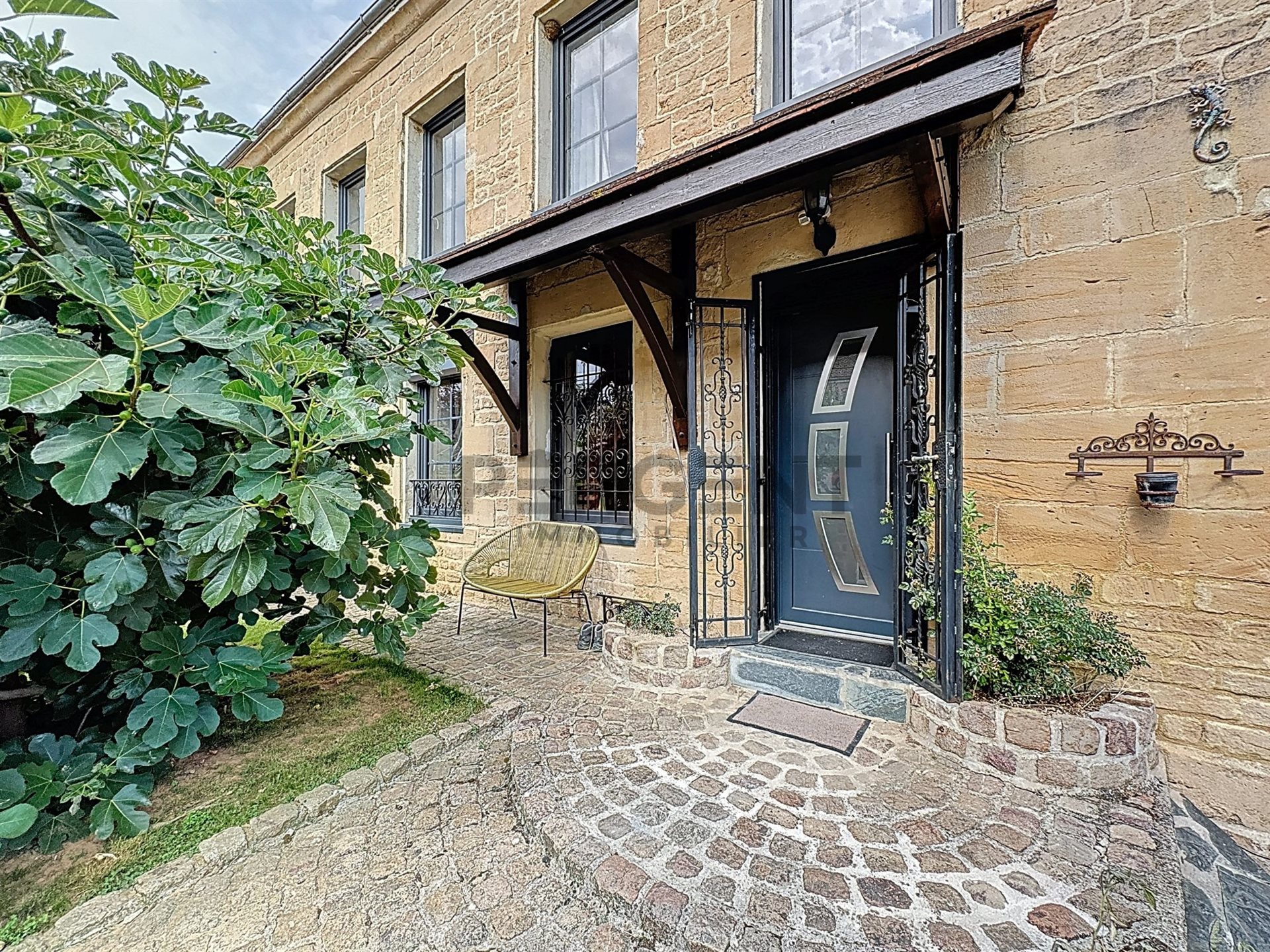 Maison à vendre, 352m², Nouvion-sur-Meuse