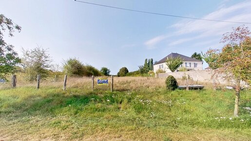 Terrain 3196 m² · à Villotte-Devant-Louppy · 24 000 €