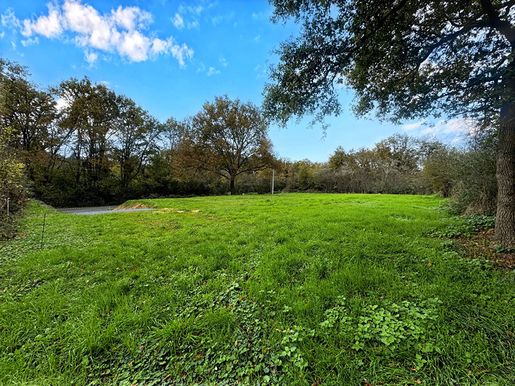 Terrain, terrain 1687 m² — Meaulne-Vitray (Allier) · 27 000 €