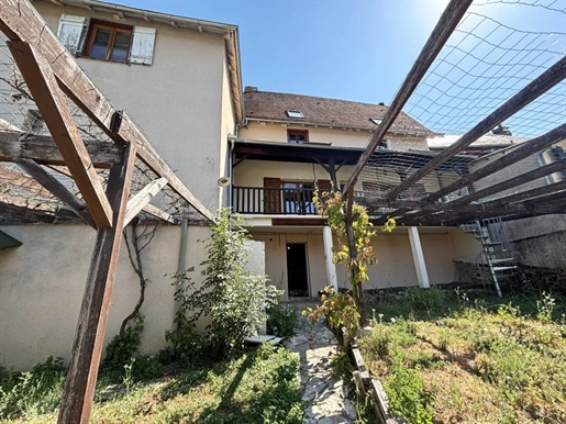 Maison 7 pièces 157 m² · à Pierre-Buffière · 157 m² · 156 000 €