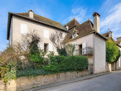 Maison 13 pièces 425 m² · à Bretenoux · 425 m² · 223 500 €