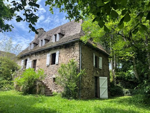 Maison 7 pièces 170 m² · à Reygade · 170 m² · 199 900 €