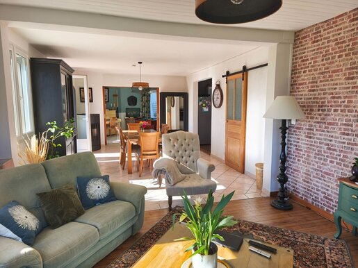 Maison 7 pièces 162 m² · à Nueil-les-Aubiers · 162 m² · 242 650 €