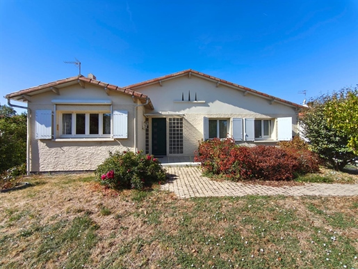 Maison 7 pièces 194 m² · à Bressuire · 194 m² · 210 343 €