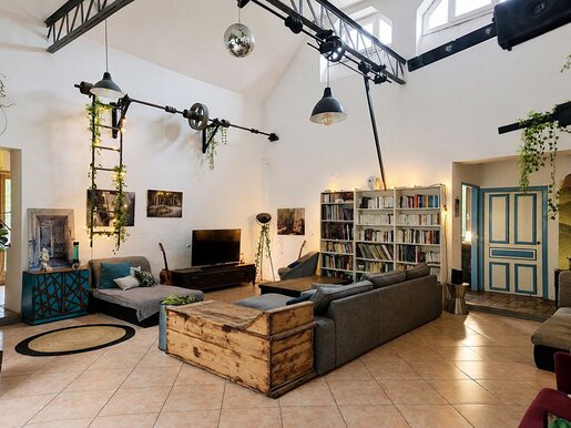 Maison 7 pièces 236 m² · à La Thuile · 236 m² · 490 000 €
