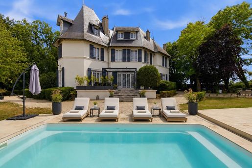 Maison 7 pièces 400 m² · à Montceaux-lès-Meaux · 400 m² · 1 716 000 €