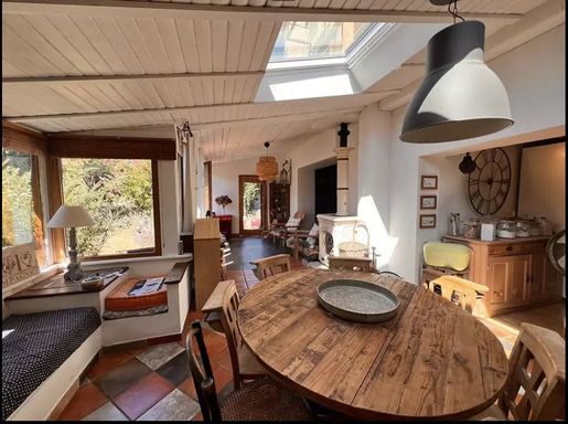 Maison 7 pièces 280 m² · à Clermont-Ferrand · 280 m² · 399 000 €