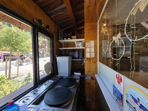 Local commercial 40 m² · à Saint-Chaffrey · 40 m² · 249 000 €
