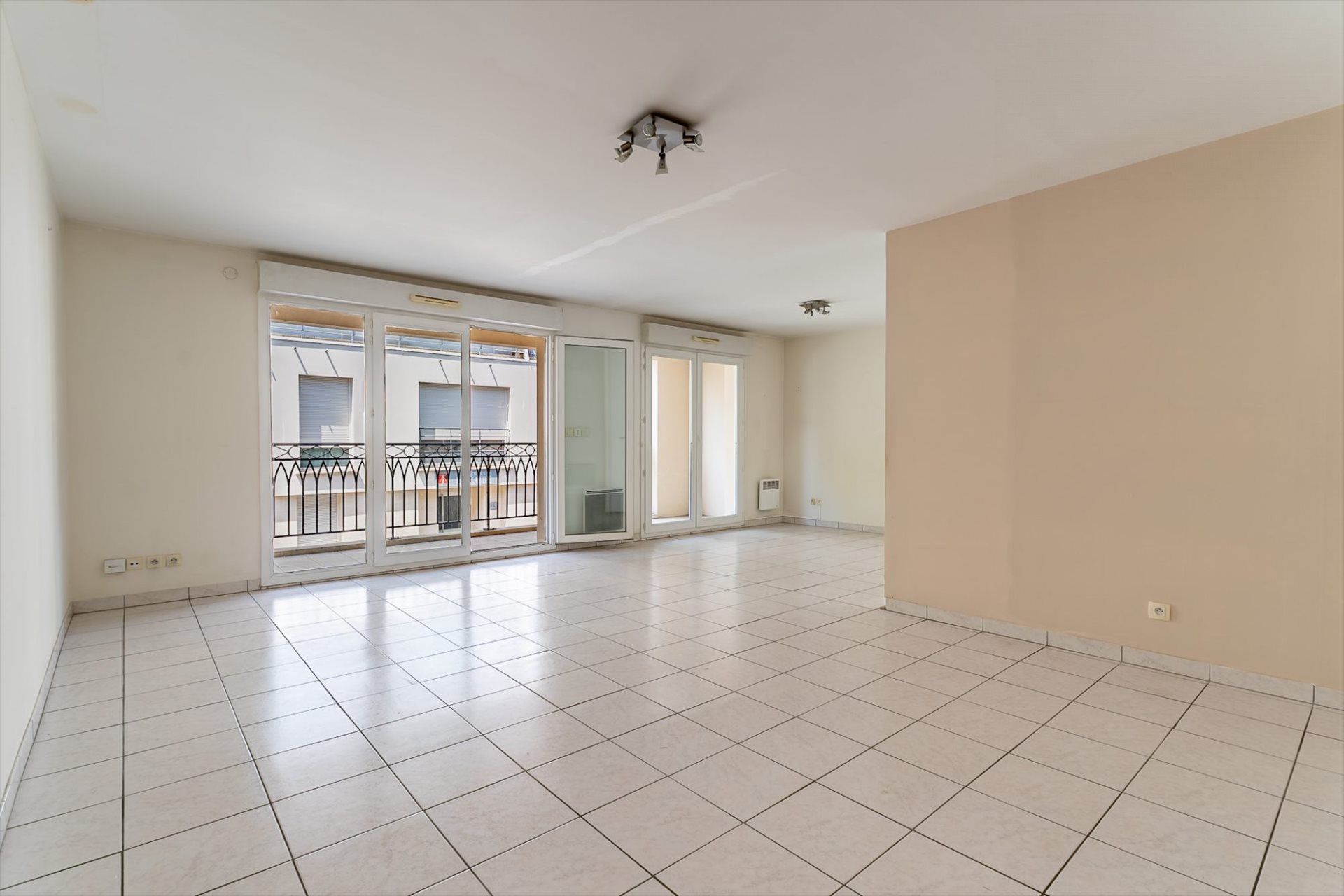 T5 with double balcony, garage, storeroom, elevator - Vue 4