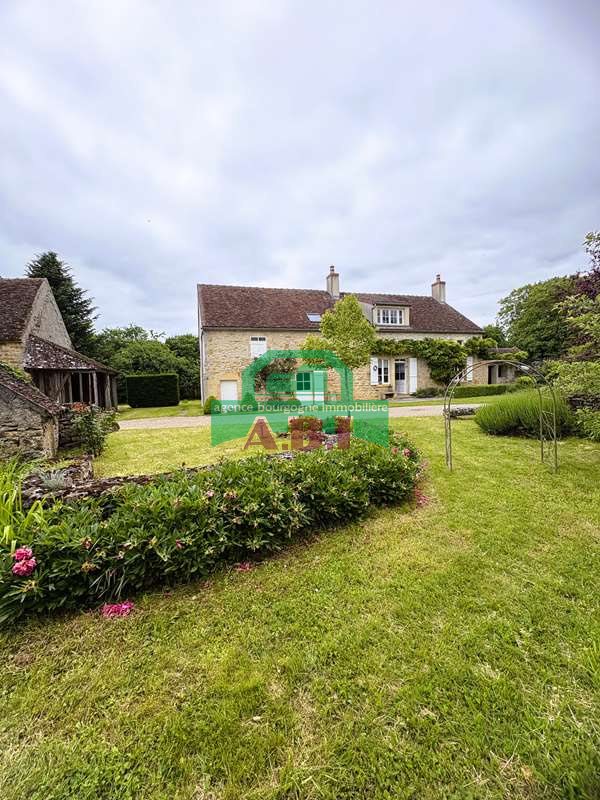 Maison à vendre, 177m², Prémery