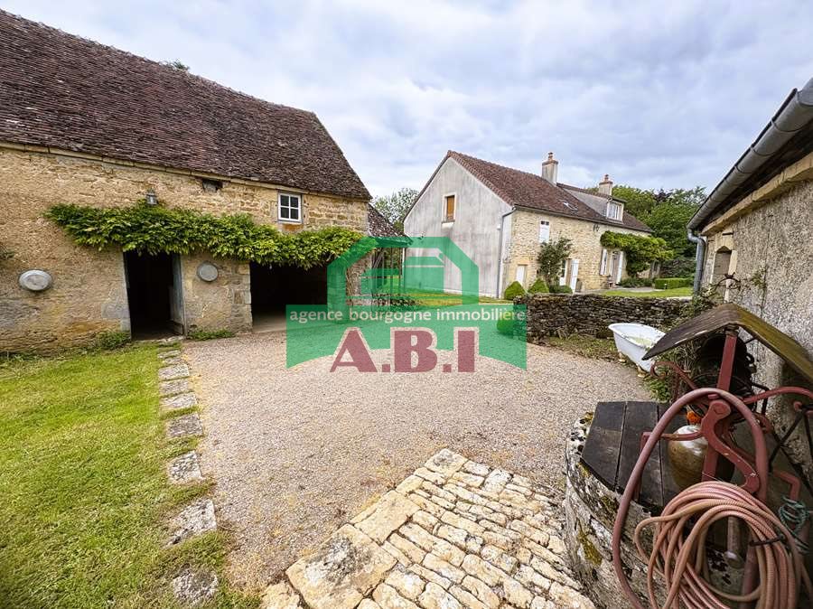 Maison à vendre, 177m², Prémery