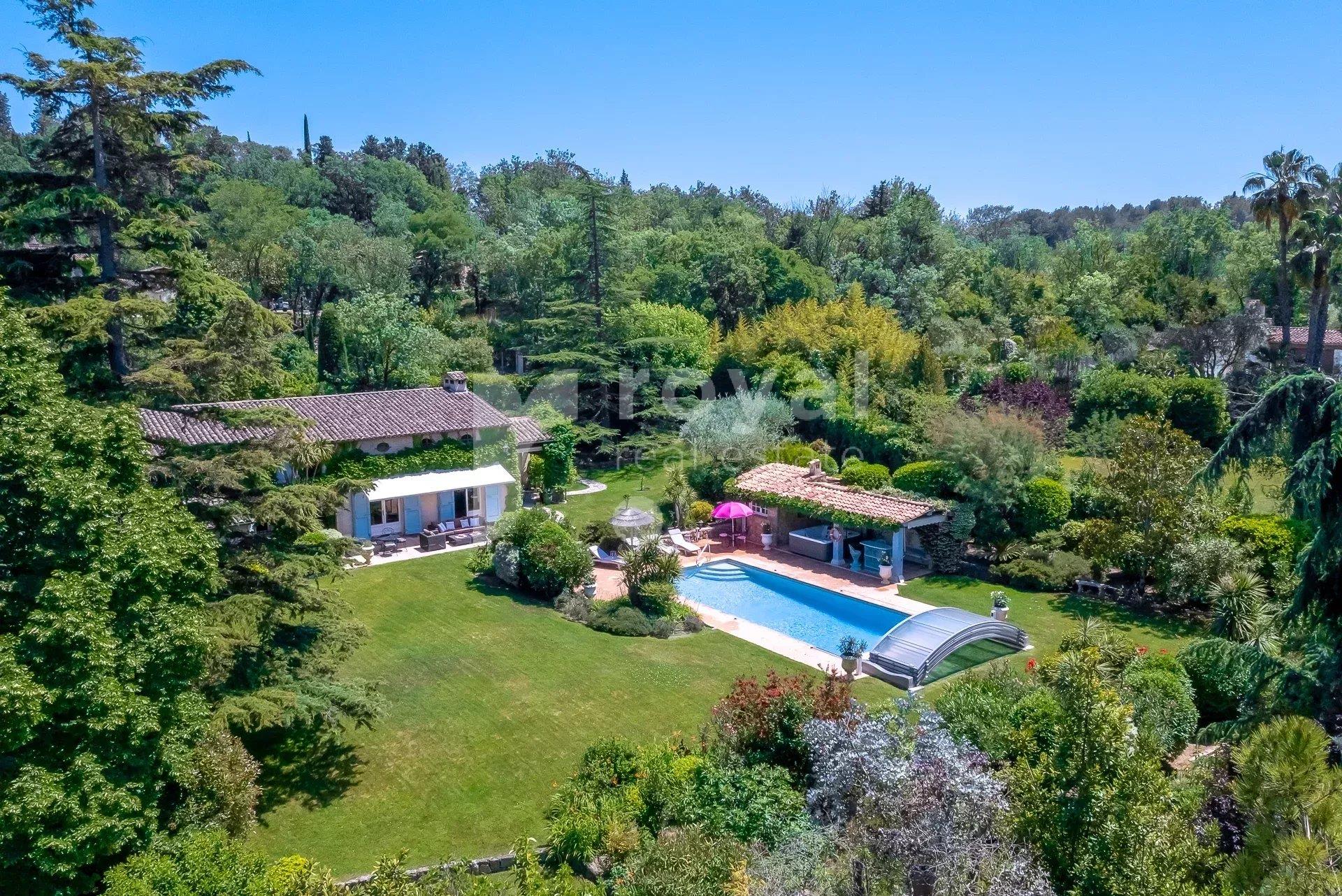 Maison à vendre, 338m², Châteauneuf-Grasse