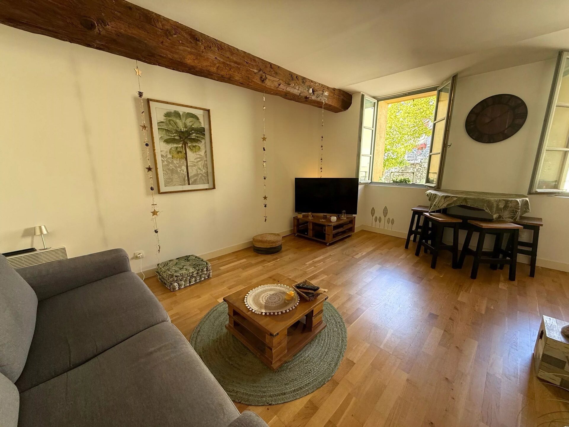 Charming 2-room apartment bright in the heart of Antibes