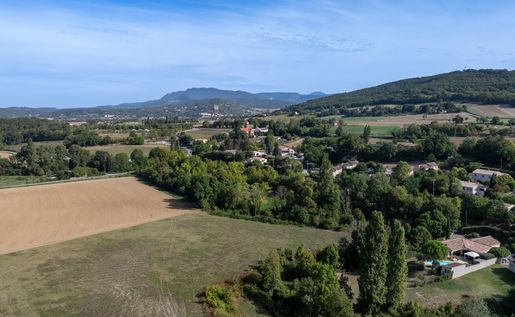 Maison 7 pièces 133 m² · à Divajeu · 133 m² · 639 000 €