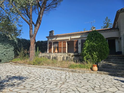 Maison 7 pièces 166 m² · à Aouste-sur-Sye · 166 m² · 550 000 €