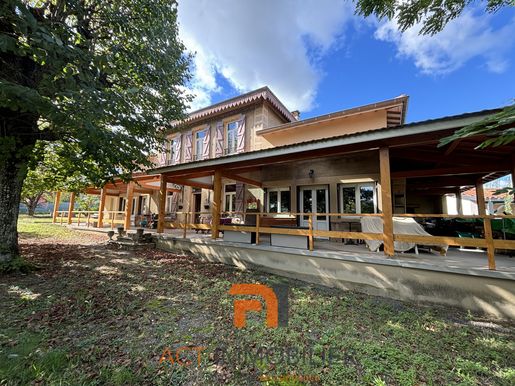 Maison 6 pièces 196 m² · à L'Arbresle · 196 m² · 540 000 €