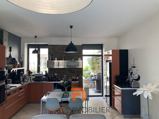 Maison 6 pièces 187 m² · à L'Arbresle · 187 m² · 535 000 €