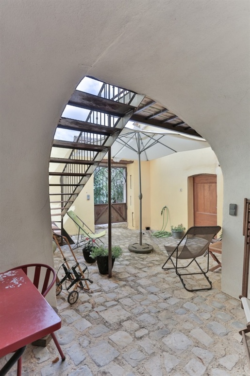 Maison 6 pièces 100 m² · à Lussan · 100 m² · 244 000 €