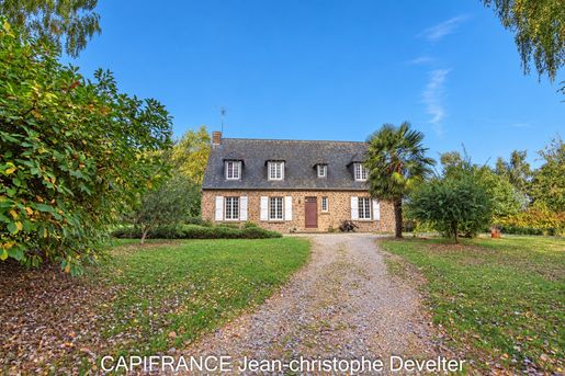 Maison 7 pièces 180 m² · à Châtillon-sur-Colmont · 180 m² · 325 000 €