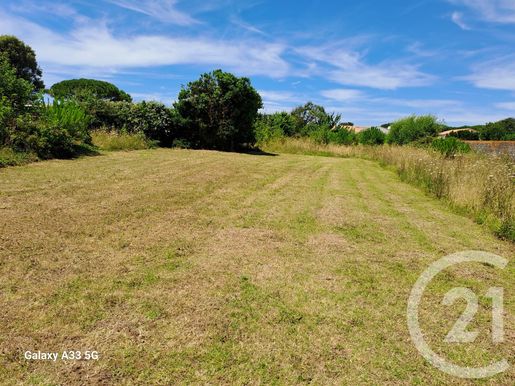 Terrain, terrain 543 m² — Saint-Pierre-d'Oléron (Charente-Maritime) · 206 700 €