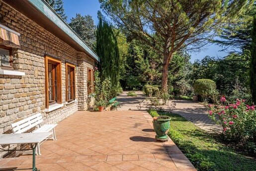 Maison 5 pièces 195 m² · à Saint-Cyr-au-Mont-d'Or · 195 m² · 850 000 €