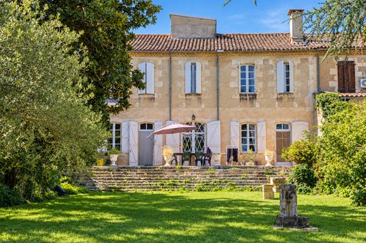Maison 14 pièces 420 m² · à Fleurance · 420 m² · 785 000 €