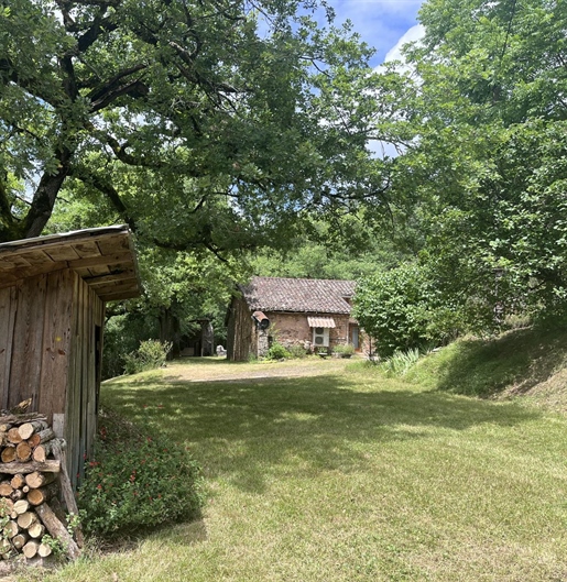 Maison 3 pièces 95 m² · à Sainte-Cécile-du-Cayrou · 95 m² · 179 000 €