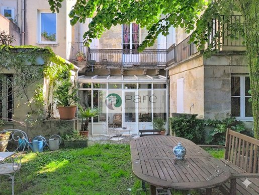 Maison 12 pièces 387 m² · à Bordeaux · 387 m² · 1 540 000 €