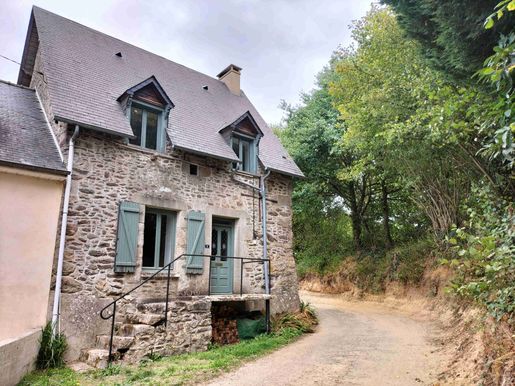 Maison 6 pièces 125 m² · à La Chapelle-au-Riboul · 125 m² · 75 000 €