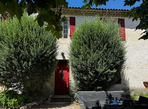 Maison 14 pièces 521 m² · à Vallabrègues · 521 m² · 544 000 €