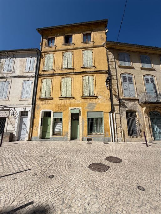 Maison 10 pièces 155 m² · à Tarascon · 155 m² · 215 000 €