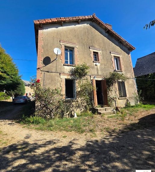 Maison 5 pièces 122 m² · à Faux-Mazuras · 122 m² · 50 000 €