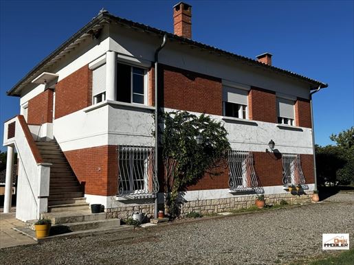 Maison 7 pièces 200 m² · à Grisolles · 200 m² · 410 000 €