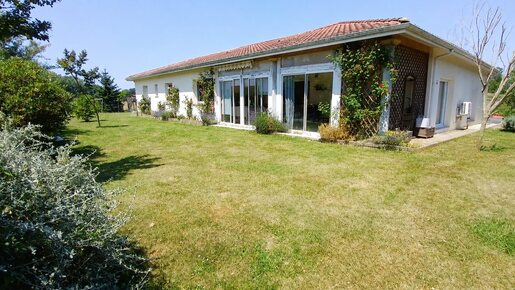 8 pièces 166 m² · à Salies-de-Béarn · 166 m² · 285 000 €