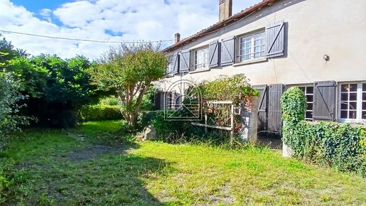 Maison 5 pièces 143 m² · à Sorde-l'Abbaye · 143 m² · 196 000 €