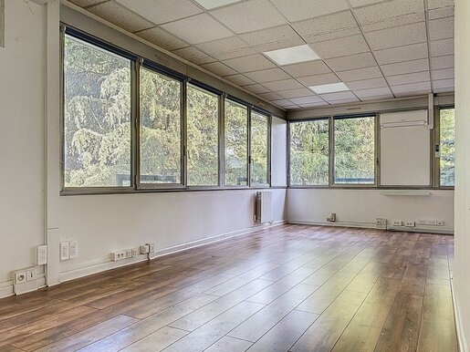 Local commercial 99 m² · à Lissieu · 99 m² · 99 000 €
