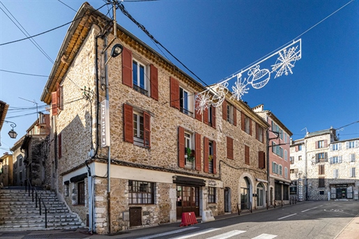 Immeuble 3 pièces 276 m² · à Vence · 276 m² · 880 000 €