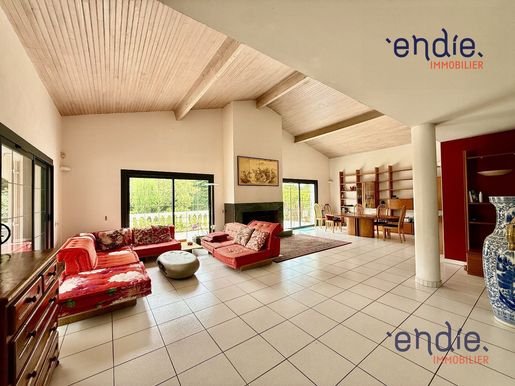 Maison 9 pièces 309 m² · à Tournefeuille · 309 m² · 750 000 €