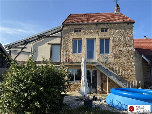 5 pièces 130 m² · à Braux · 130 m² · 183 000 €