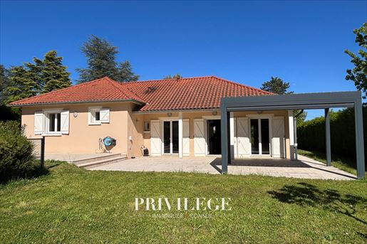Maison 6 pièces 184 m² · à Saint-Cyr-au-Mont-d'Or · 184 m² · 940 000 €