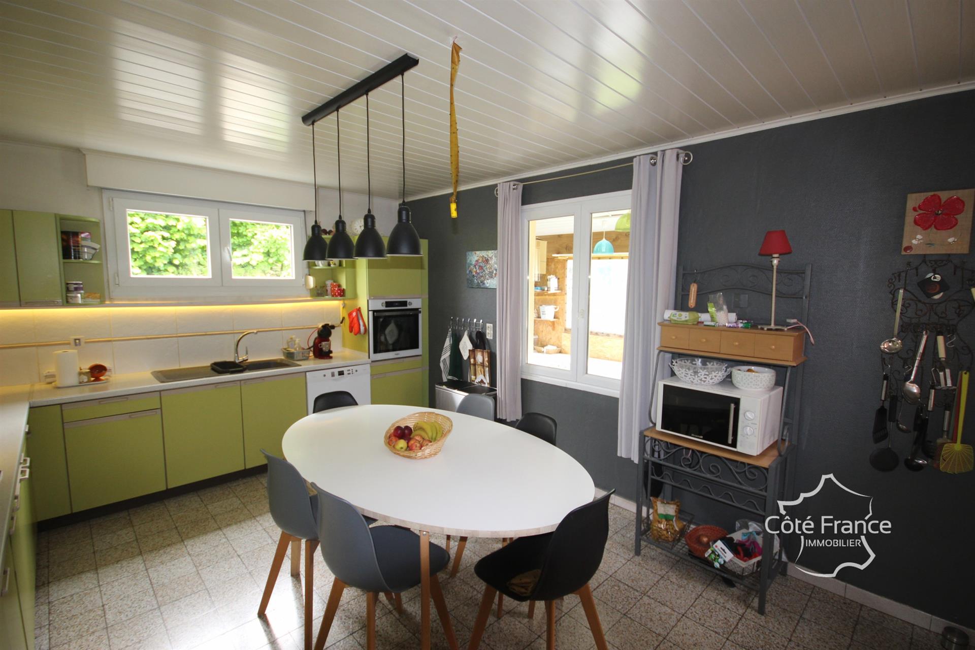 Maison à vendre, 191m², Aubrives
