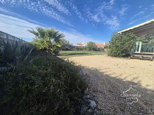 Côté France Immobilier · à Bouin · 90 000 €