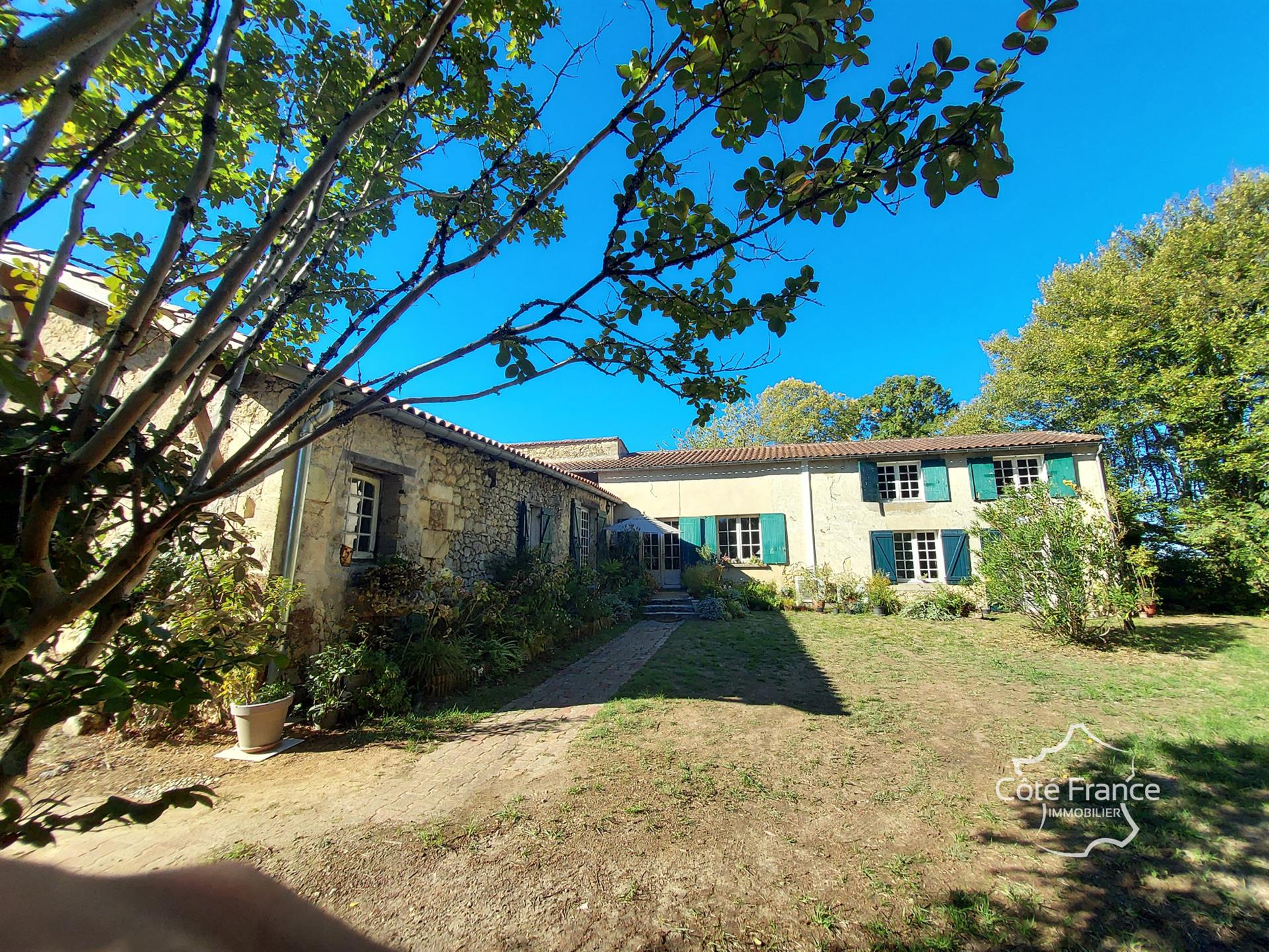 Maison à vendre, 180m², Sauveterre-de-Guyenne