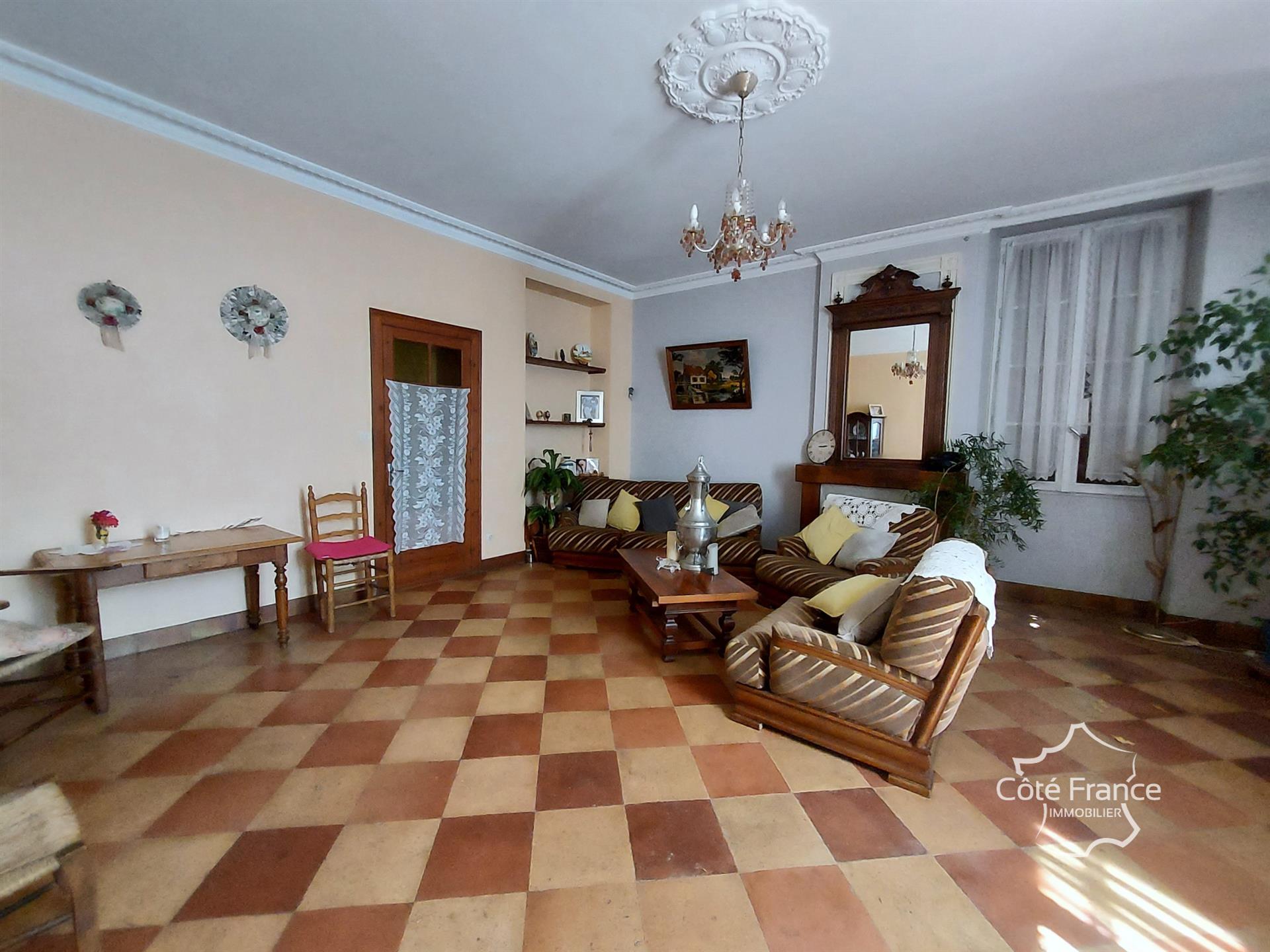 Maison à vendre, 217m², Lamothe-Landerron