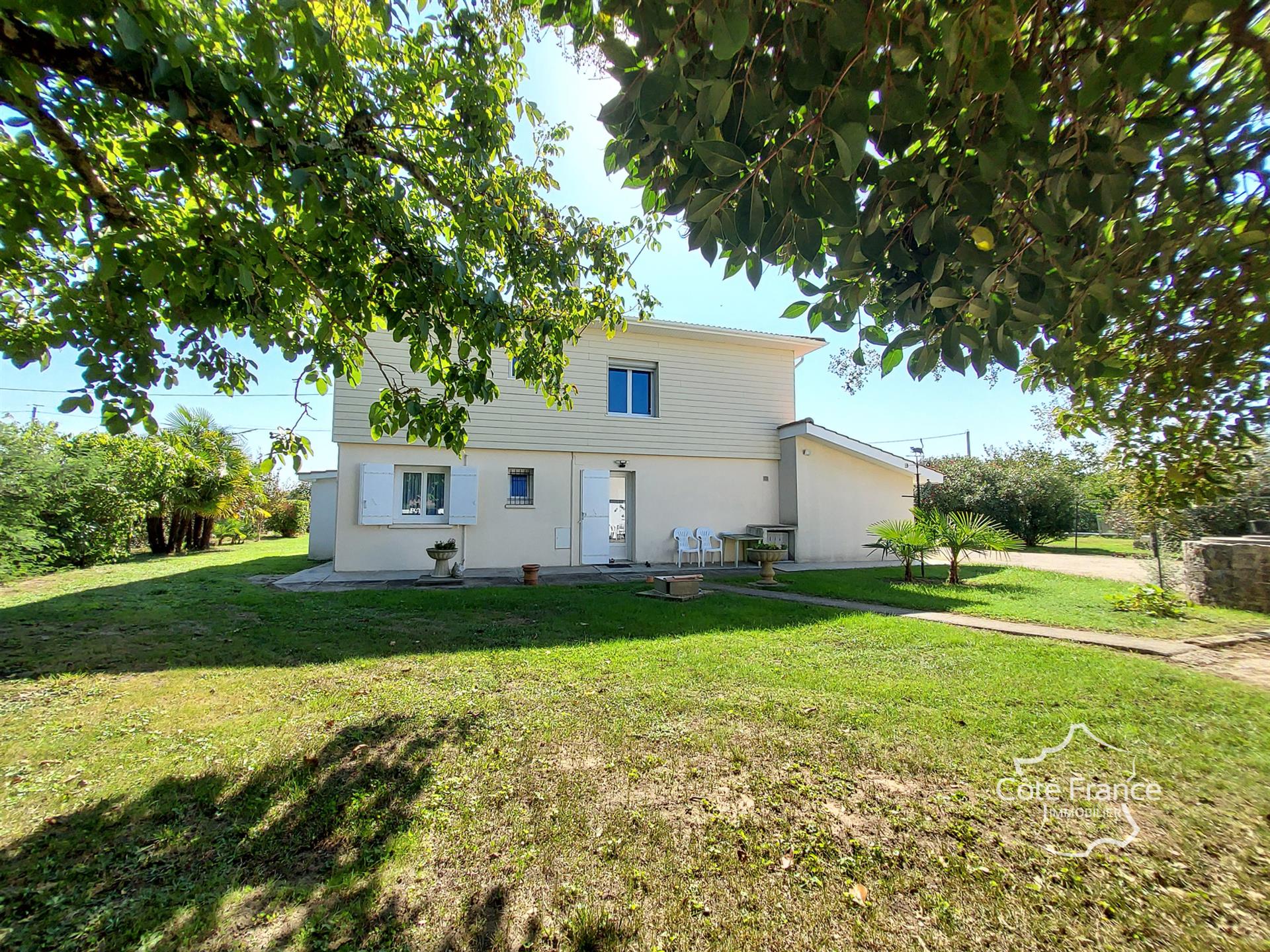 Maison à vendre, 150m², Lamothe-Landerron