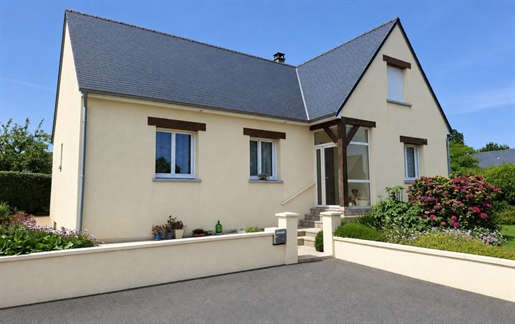Maison 6 pièces 94 m² · à Ambrières-les-Vallées · 94 m² · 136 120 €