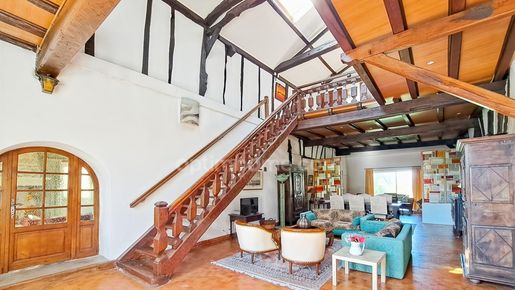 Maison 7 pièces 295 m² · à Bidache · 295 m² · 390 000 €